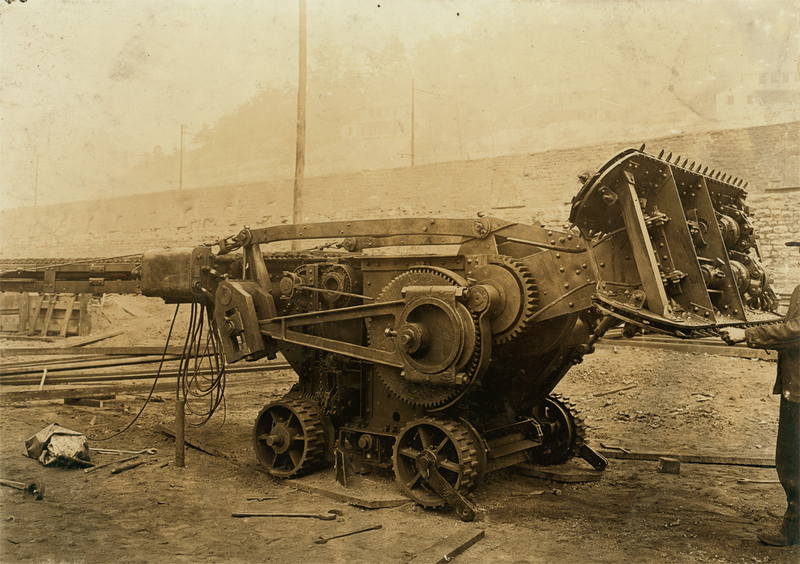 Illustration for article titled 24 Digging Machines That Created a World Beneath Our Feet